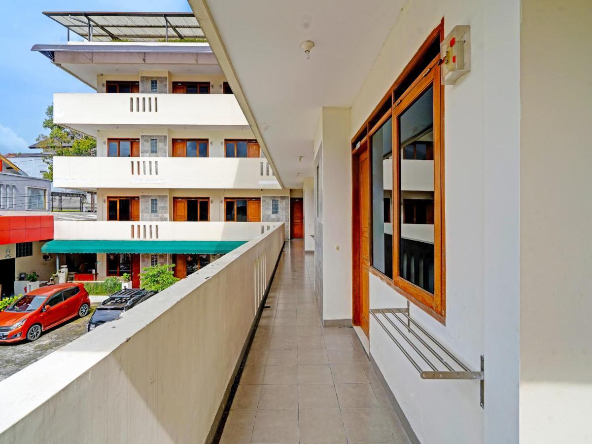 Oyo 1699 Verona Residence Bandung Kültér fotó