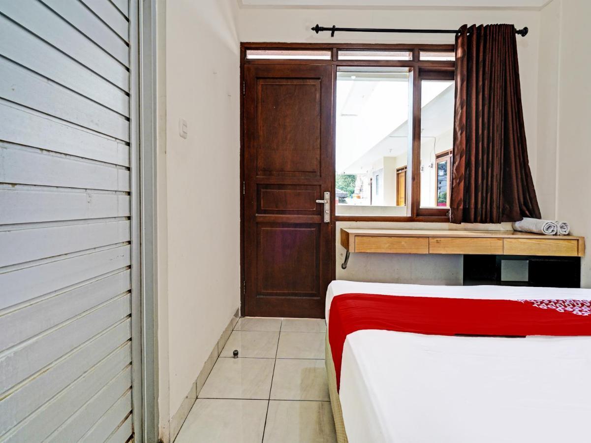 Oyo 1699 Verona Residence Bandung Kültér fotó