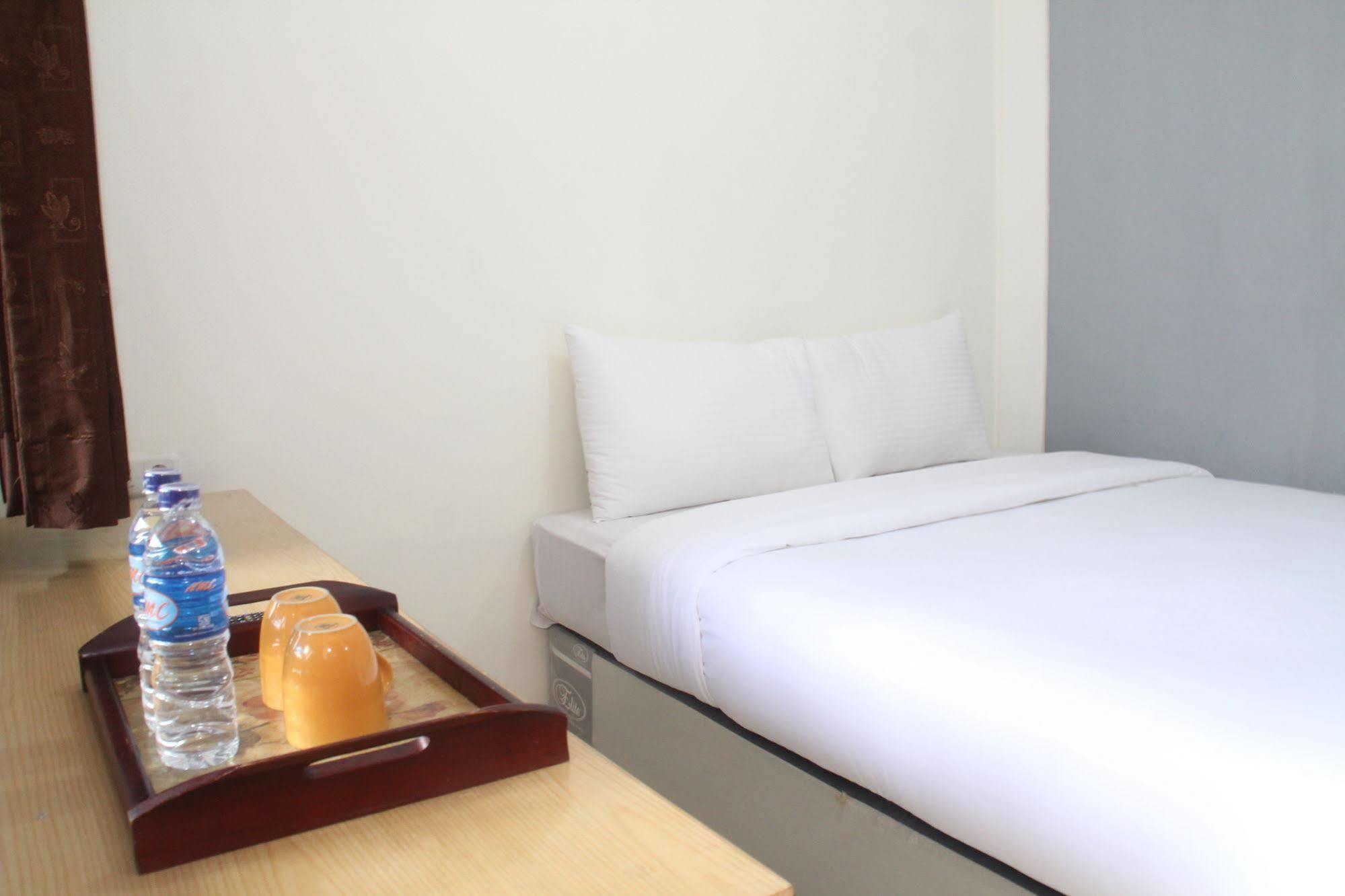 Oyo 1699 Verona Residence Bandung Kültér fotó